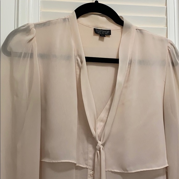 Top shop blush blouse with v neck tie (size 4) - Picture 2 of 5